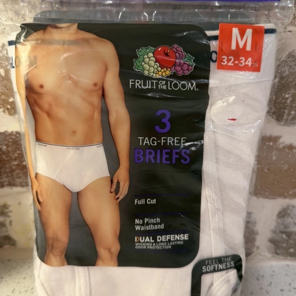 New in package white Fruit of the Loom Men's White Briefs tagless 32-34 medium